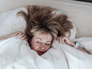 Améliorez santé, énergie et humeur grâce à notre formation sur le sommeil et la micro-sieste. Pour des journées plus sereines et productives.