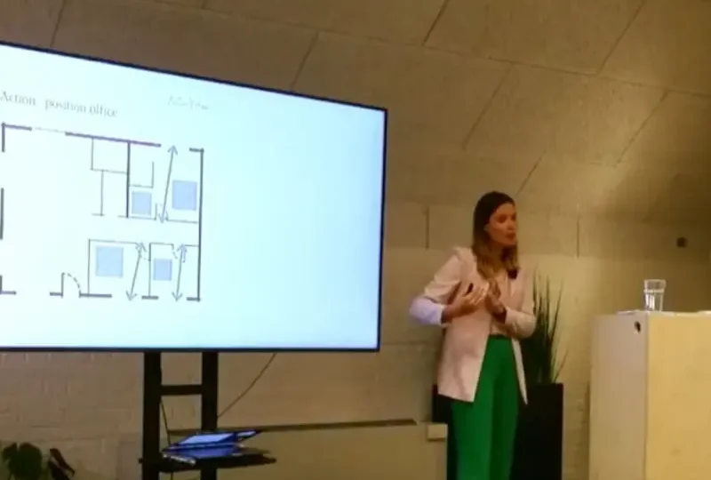 Apprenez à aménager votre espace pro pour mieux déconnecter, vous concentrer et préserver l’équilibre pro-perso. Basé sur la neuro-architecture.