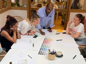 Aménagez un espace de travail adapté à votre profil et boostez motivation, concentration et bien-être grâce à un atelier concret et créatif WorkInJoy.