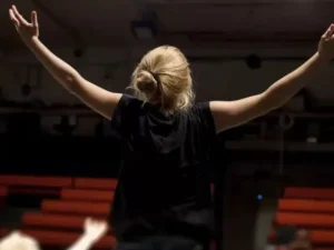 Développez créativité, lâcher prise et cohésion d’équipe grâce à l’improvisation