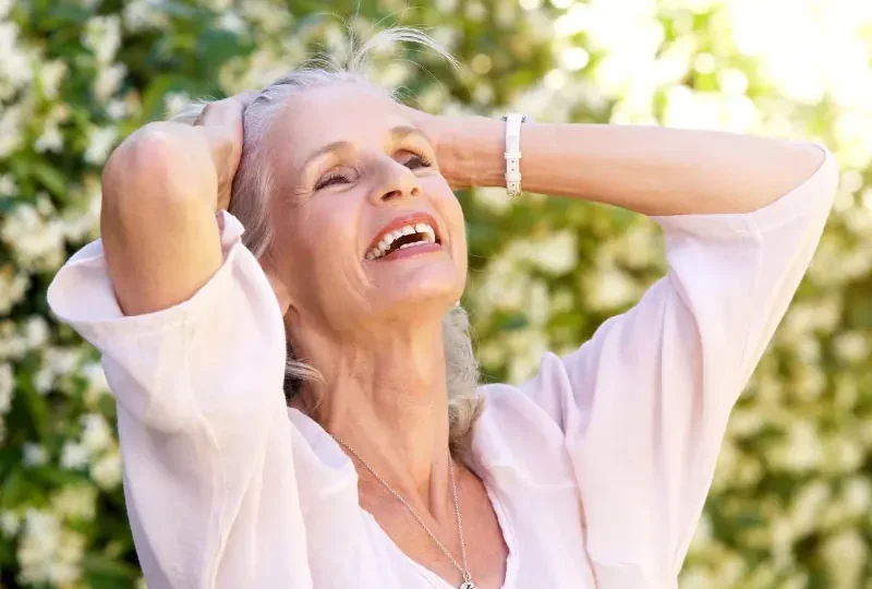 Apprenez à mieux vivre la ménopause au travail grâce à des outils naturels et des techniques de gestion du stress. Une formation bien-être signée WorkInJoy.