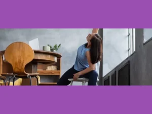 Pratiquez le yoga sur chaise au bureau : relâchez les tensions, mobilisez vos articulations et recentrez-vous sans matériel ni transpiration.